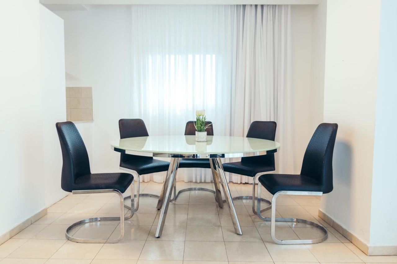 Almog Beach Apartments מגדלי חוף הכרמל חיפה 外观 照片