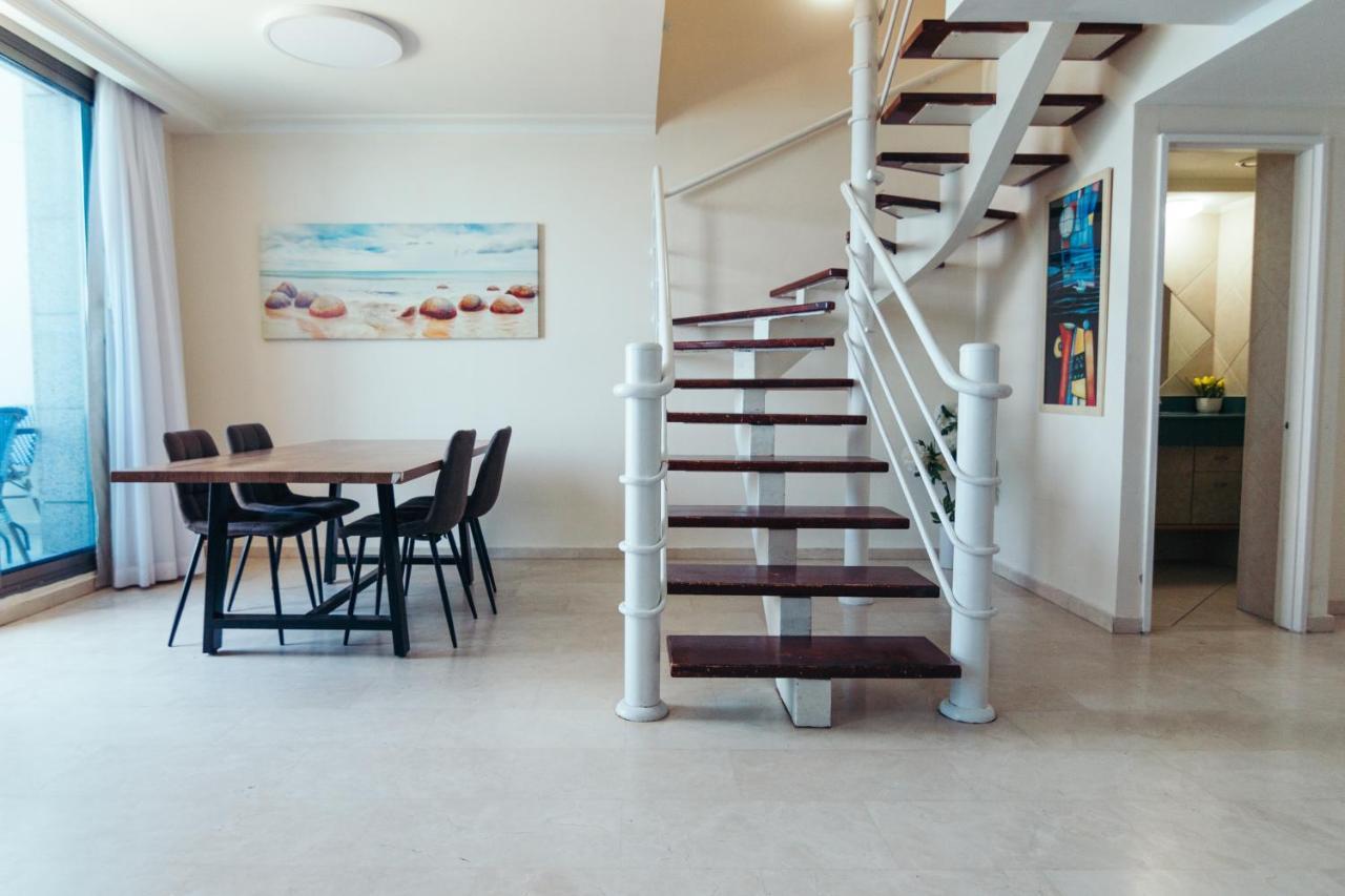 Almog Beach Apartments מגדלי חוף הכרמל חיפה 外观 照片
