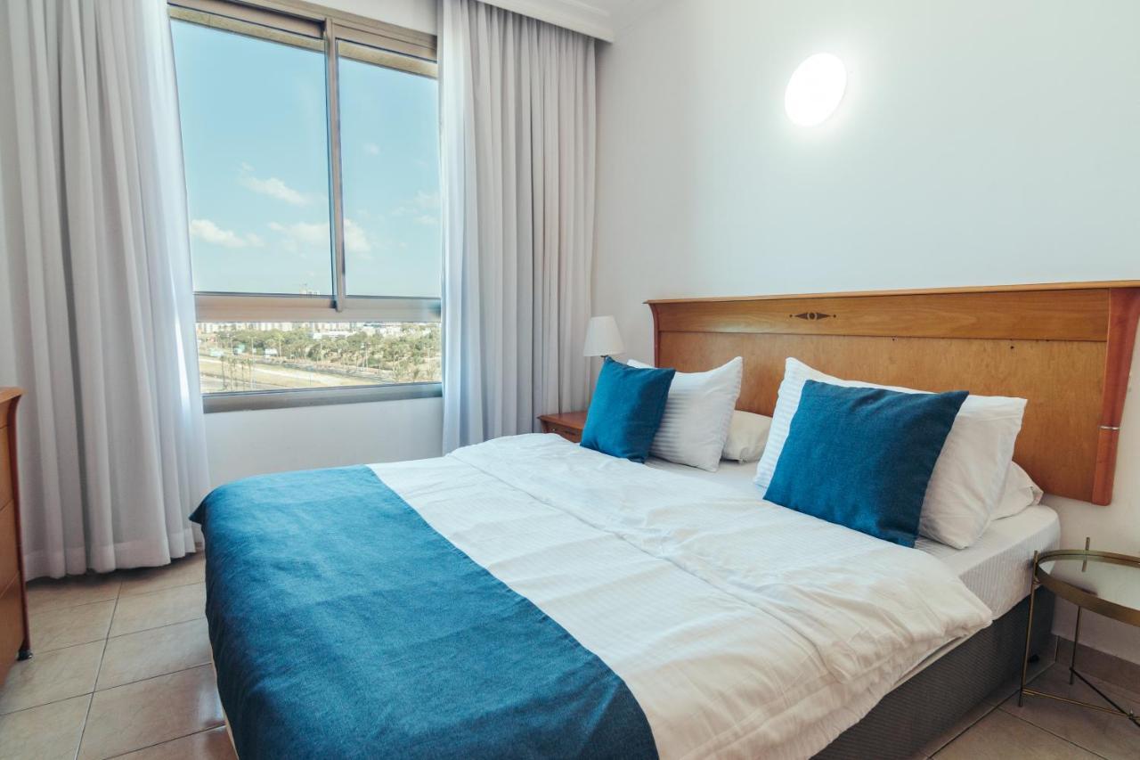 Almog Beach Apartments מגדלי חוף הכרמל חיפה 外观 照片