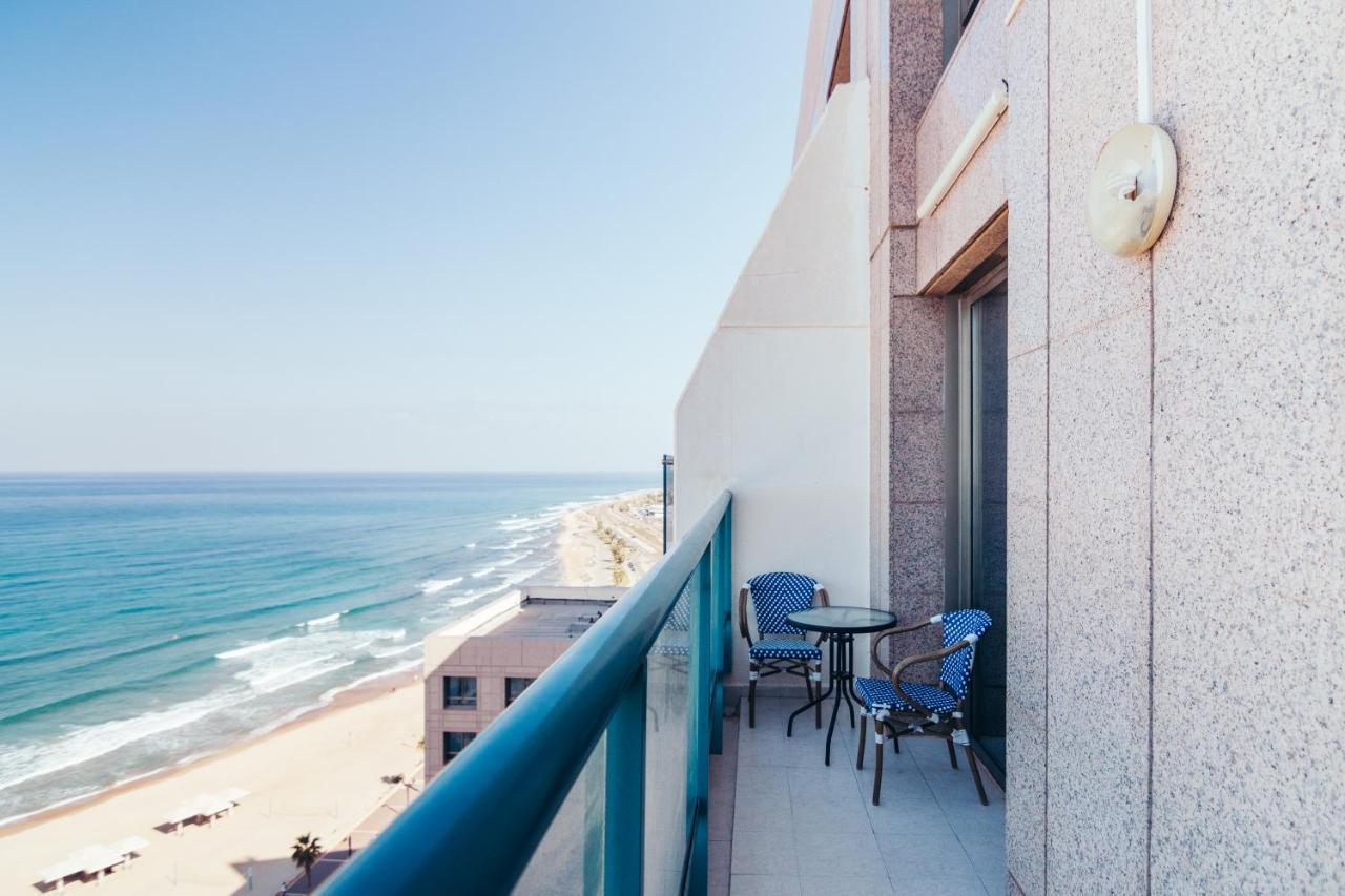 Almog Beach Apartments מגדלי חוף הכרמל חיפה 外观 照片