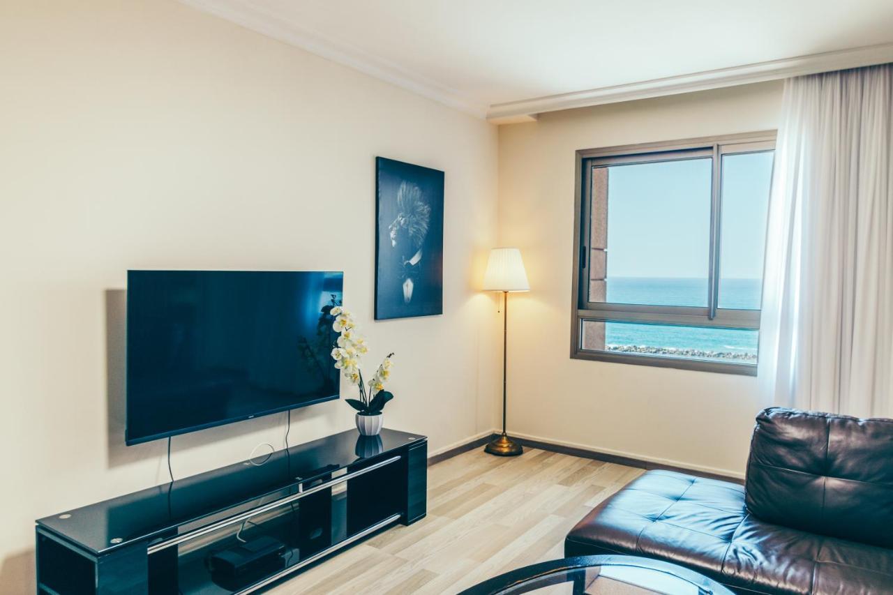 Almog Beach Apartments מגדלי חוף הכרמל חיפה 外观 照片