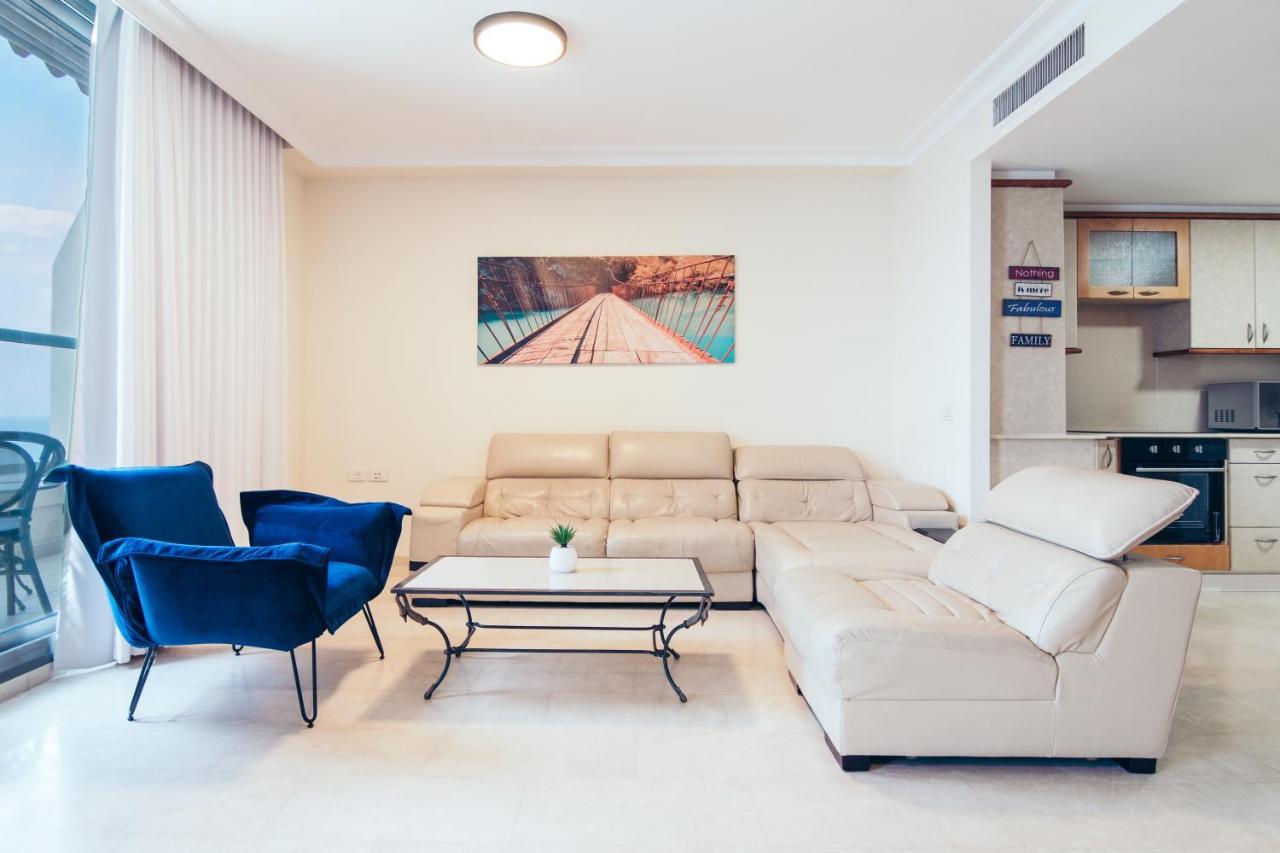 Almog Beach Apartments מגדלי חוף הכרמל חיפה 外观 照片