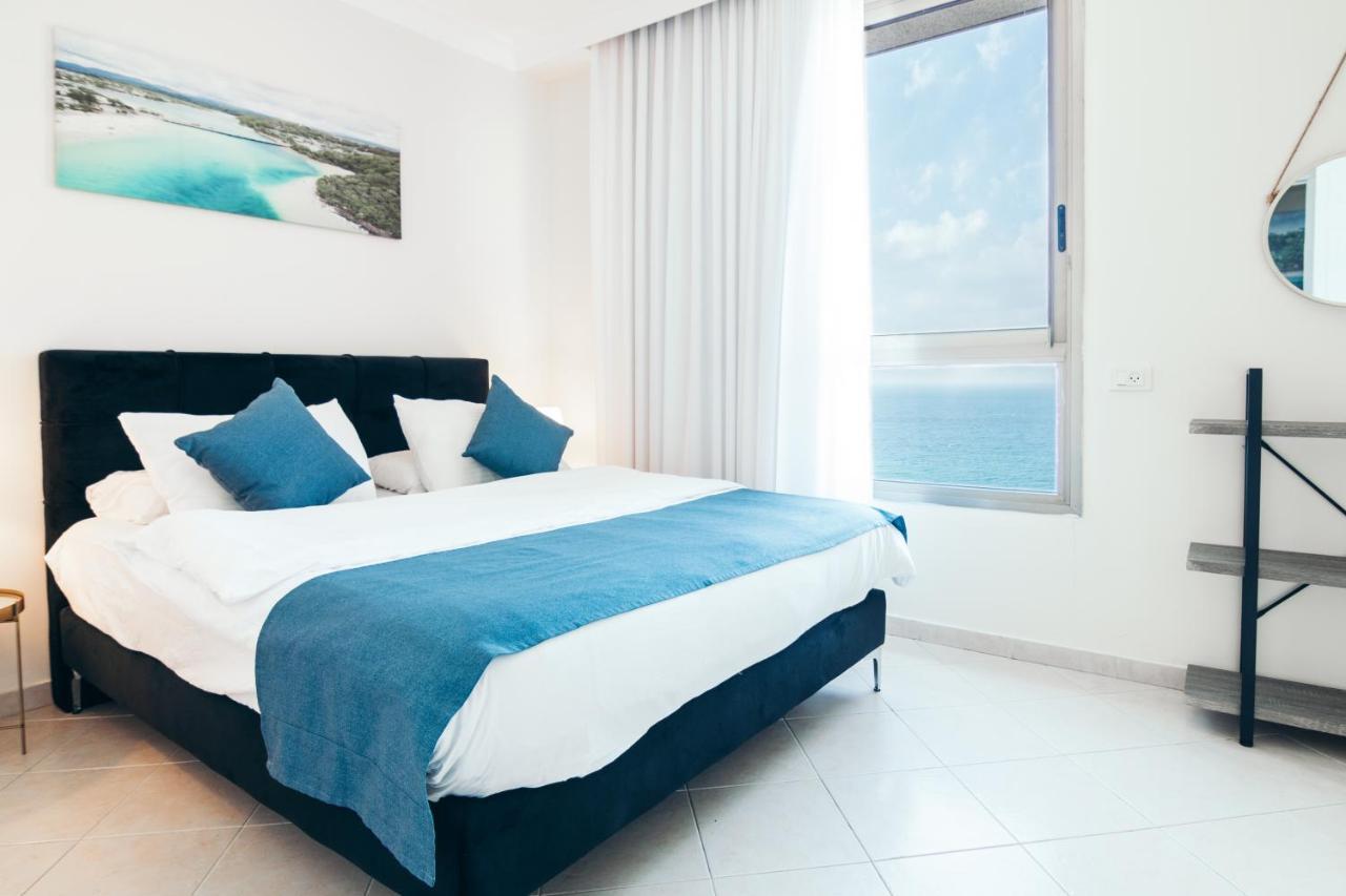 Almog Beach Apartments מגדלי חוף הכרמל חיפה 外观 照片