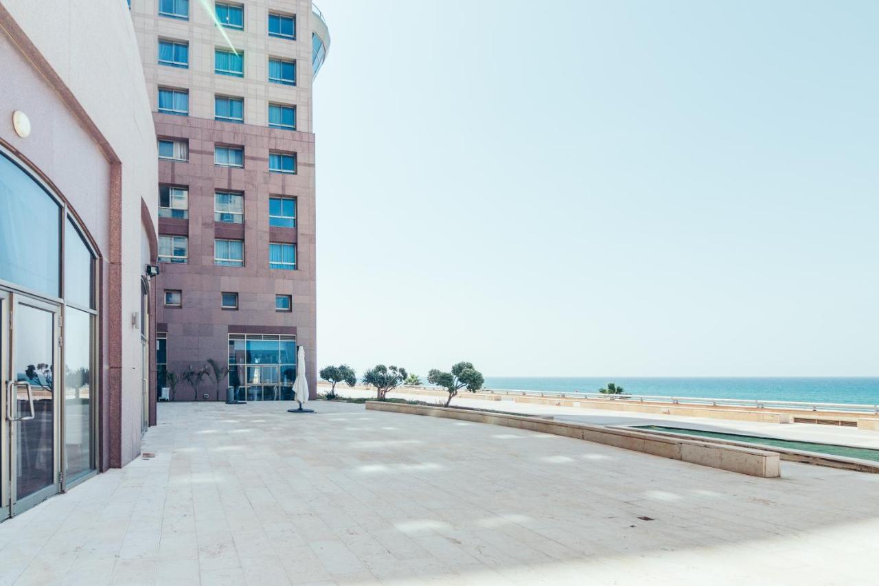Almog Beach Apartments מגדלי חוף הכרמל חיפה 外观 照片