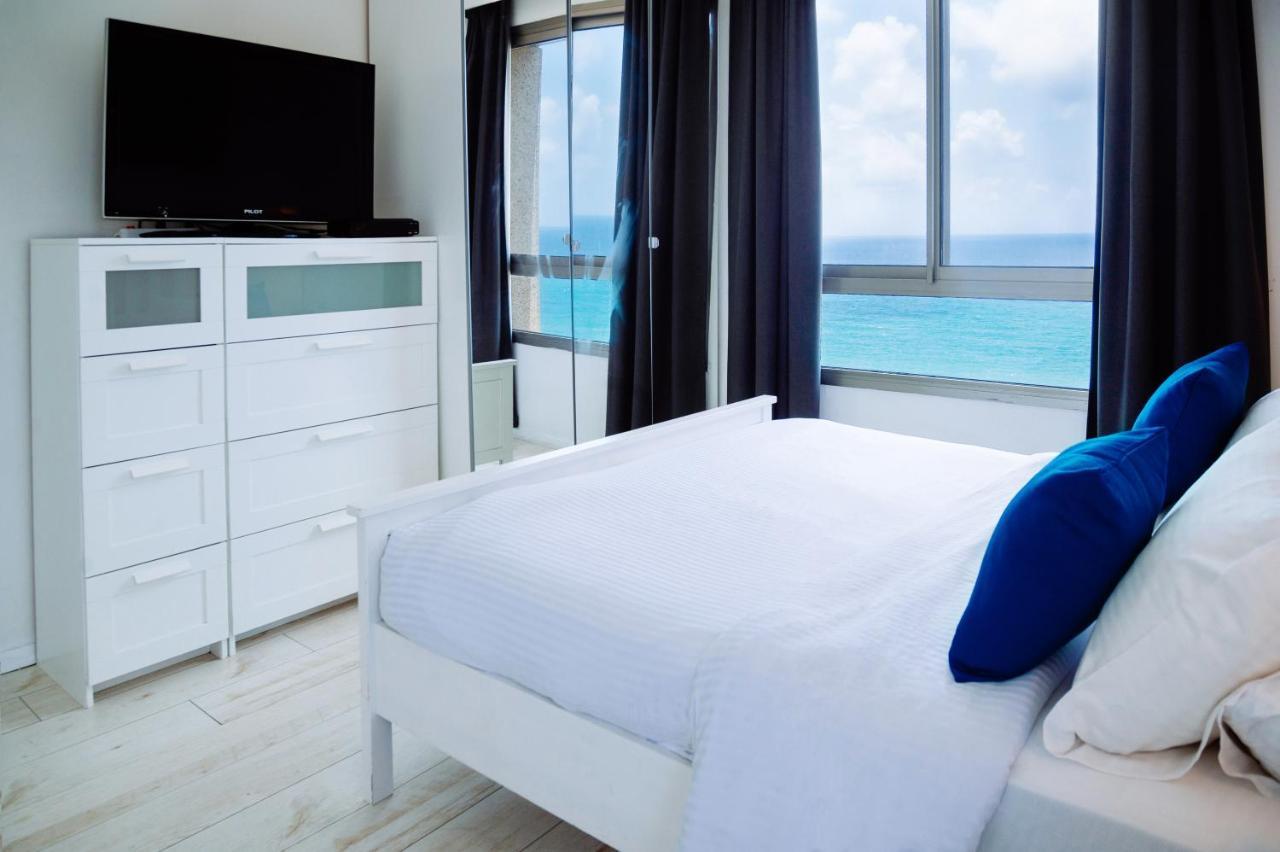 Almog Beach Apartments מגדלי חוף הכרמל חיפה 外观 照片