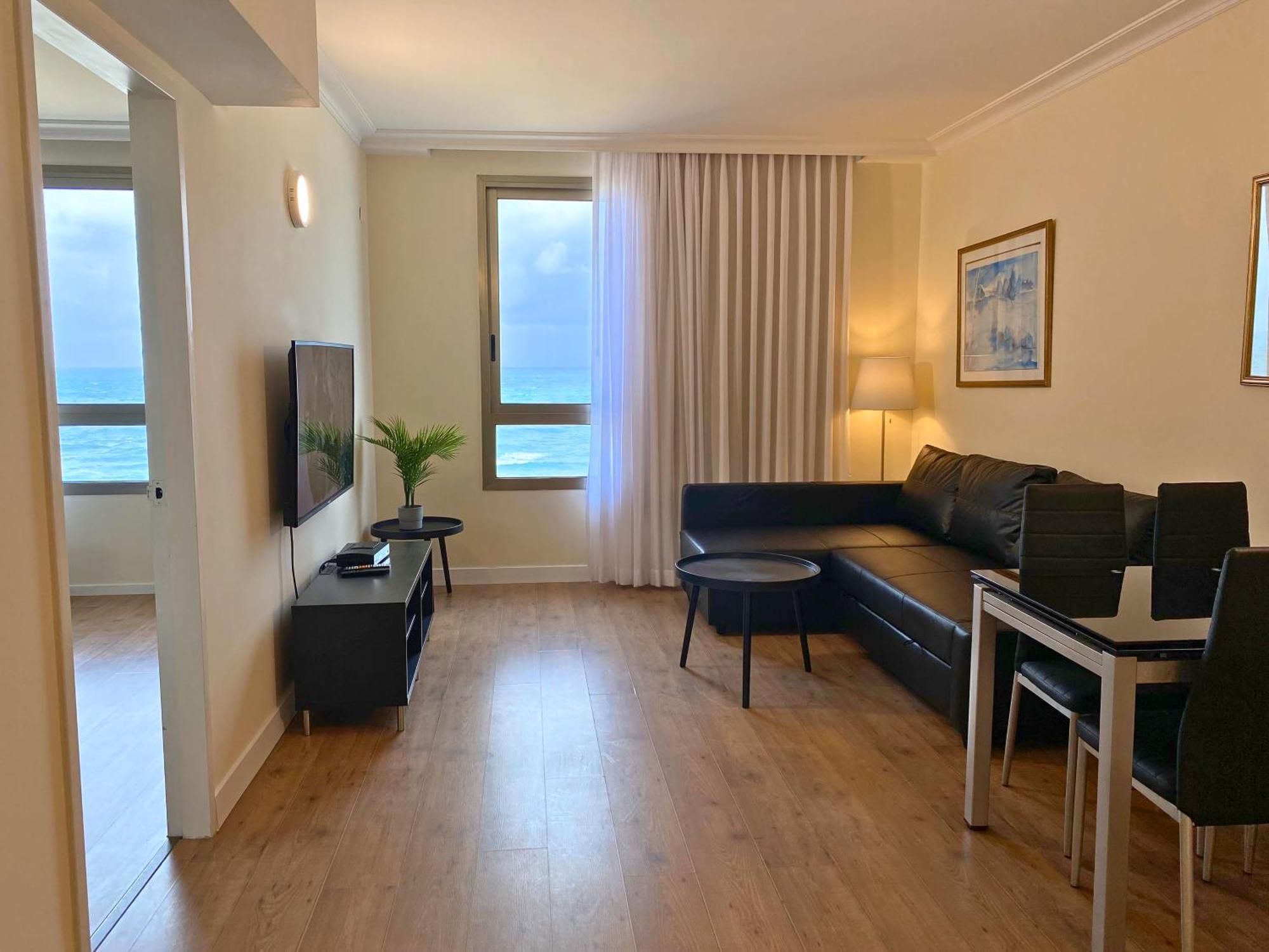 Almog Beach Apartments מגדלי חוף הכרמל חיפה 外观 照片