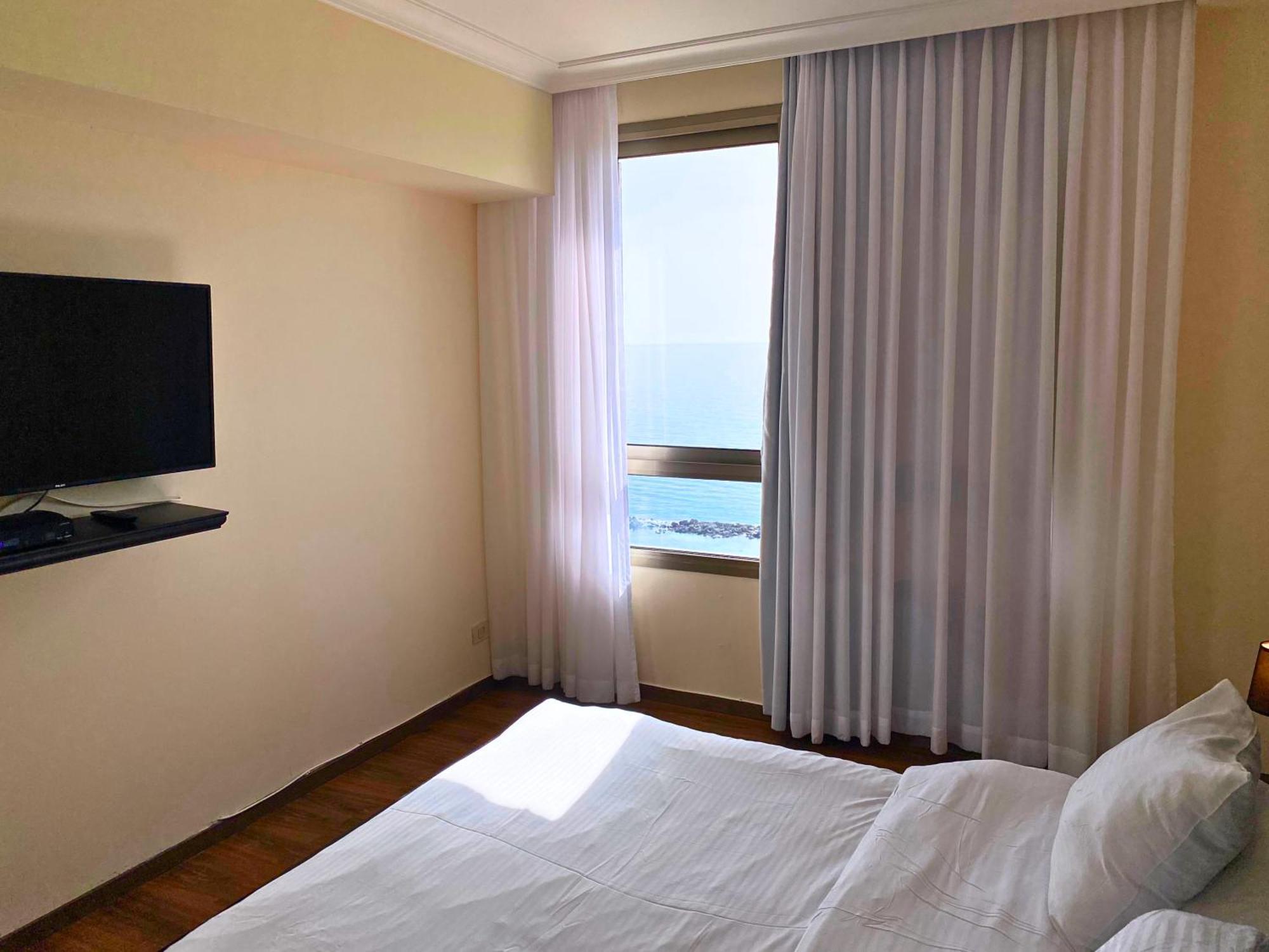 Almog Beach Apartments מגדלי חוף הכרמל חיפה 外观 照片