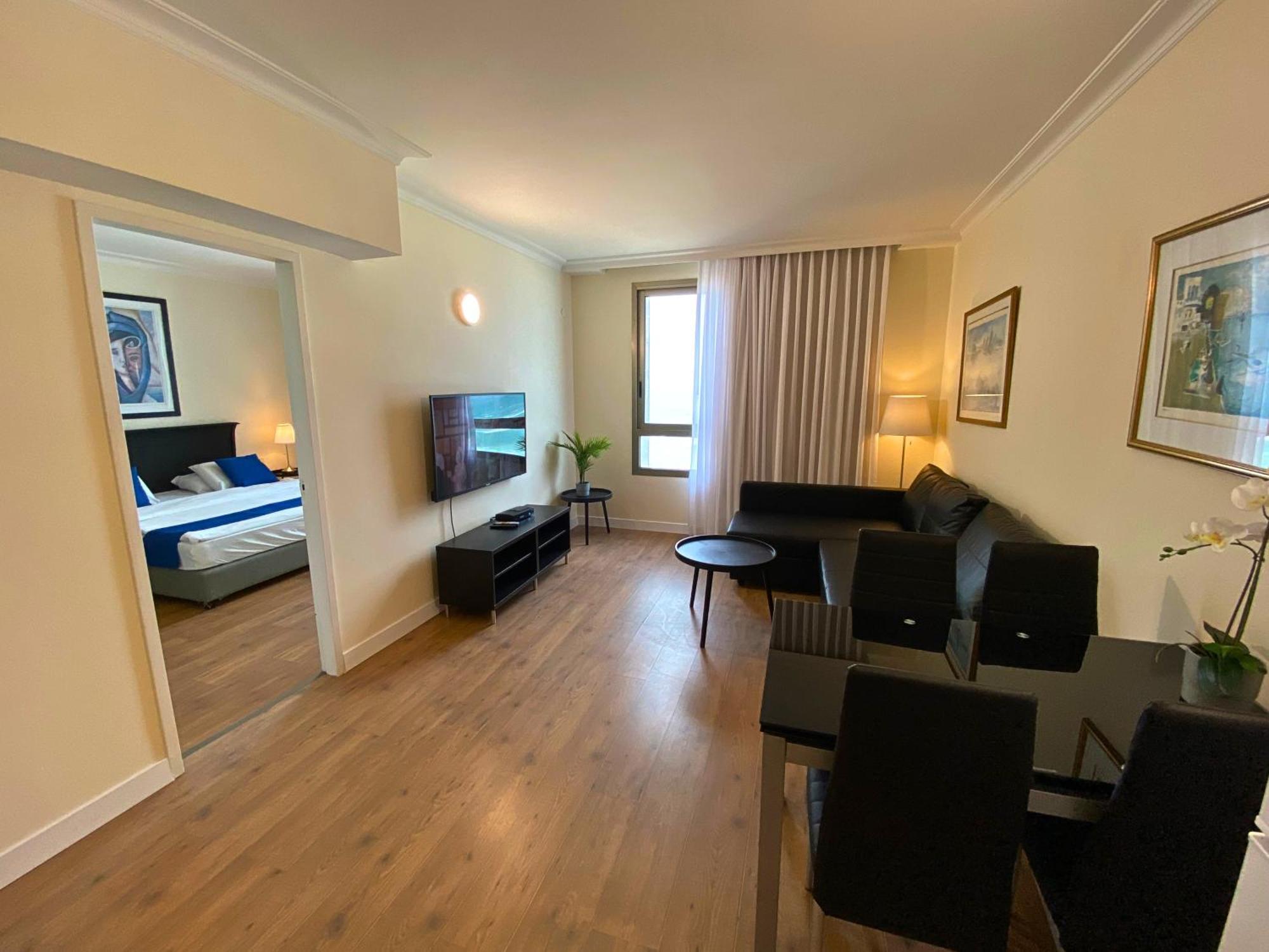 Almog Beach Apartments מגדלי חוף הכרמל חיפה 外观 照片