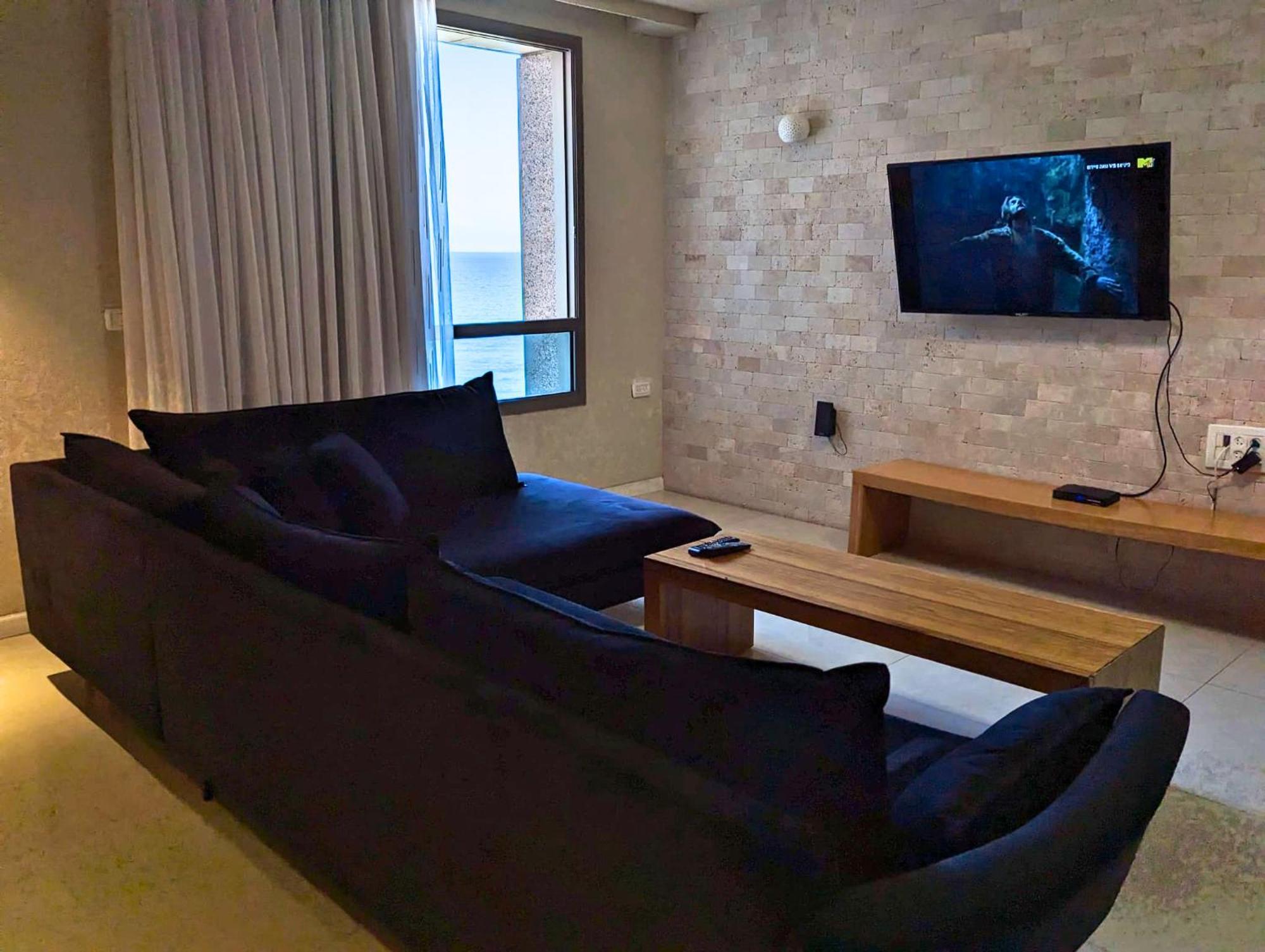 Almog Beach Apartments מגדלי חוף הכרמל חיפה 外观 照片