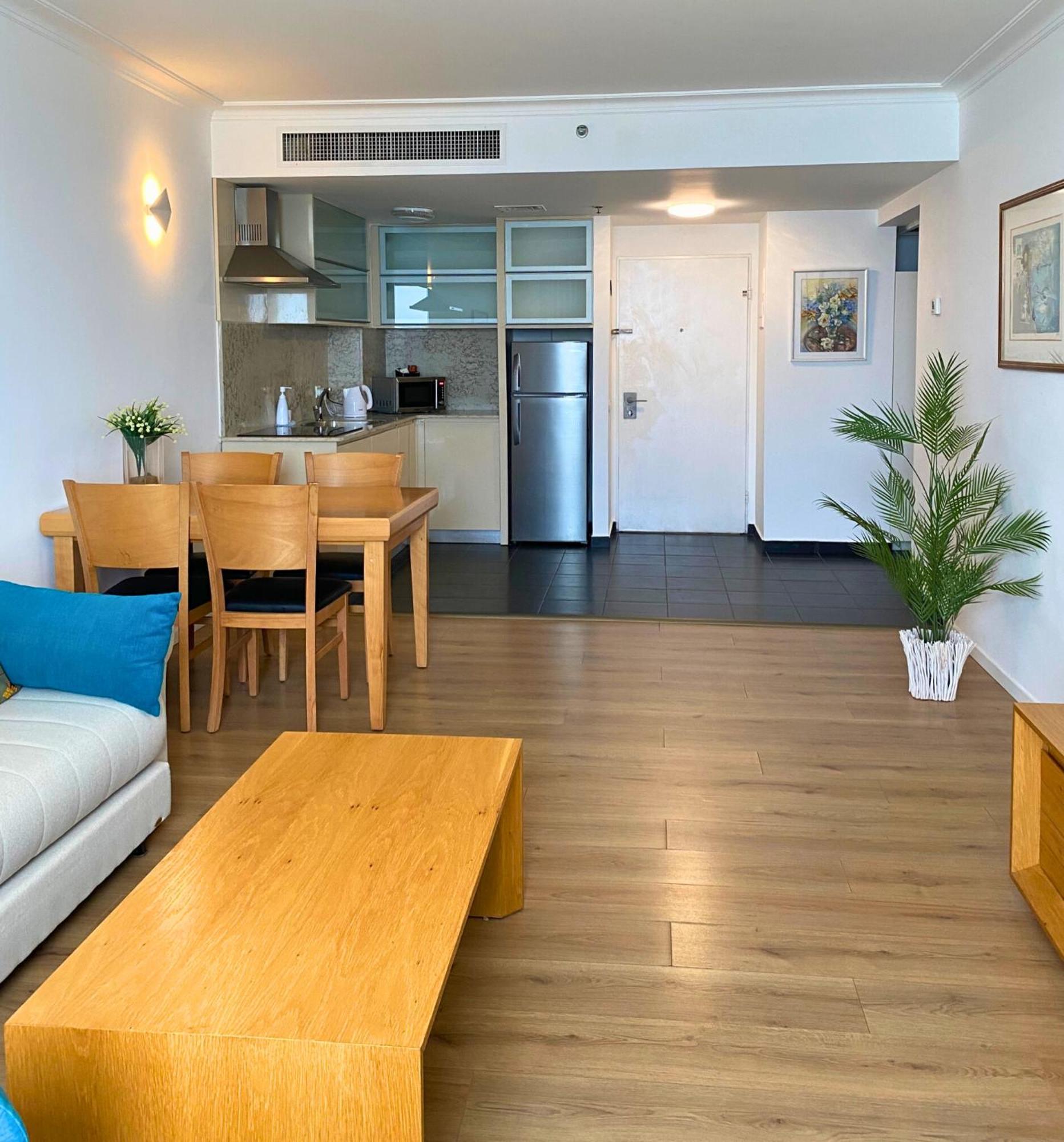 Almog Beach Apartments מגדלי חוף הכרמל חיפה 外观 照片