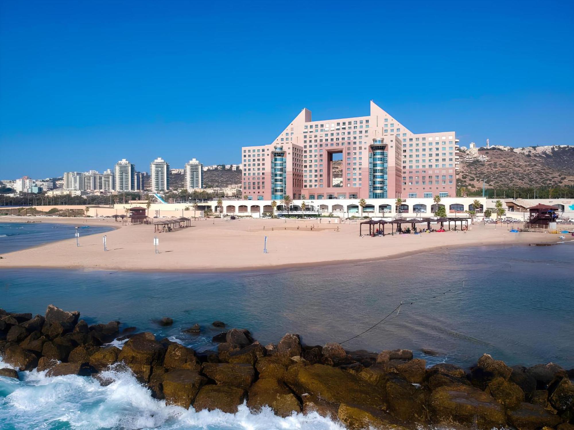 Almog Beach Apartments מגדלי חוף הכרמל חיפה 外观 照片